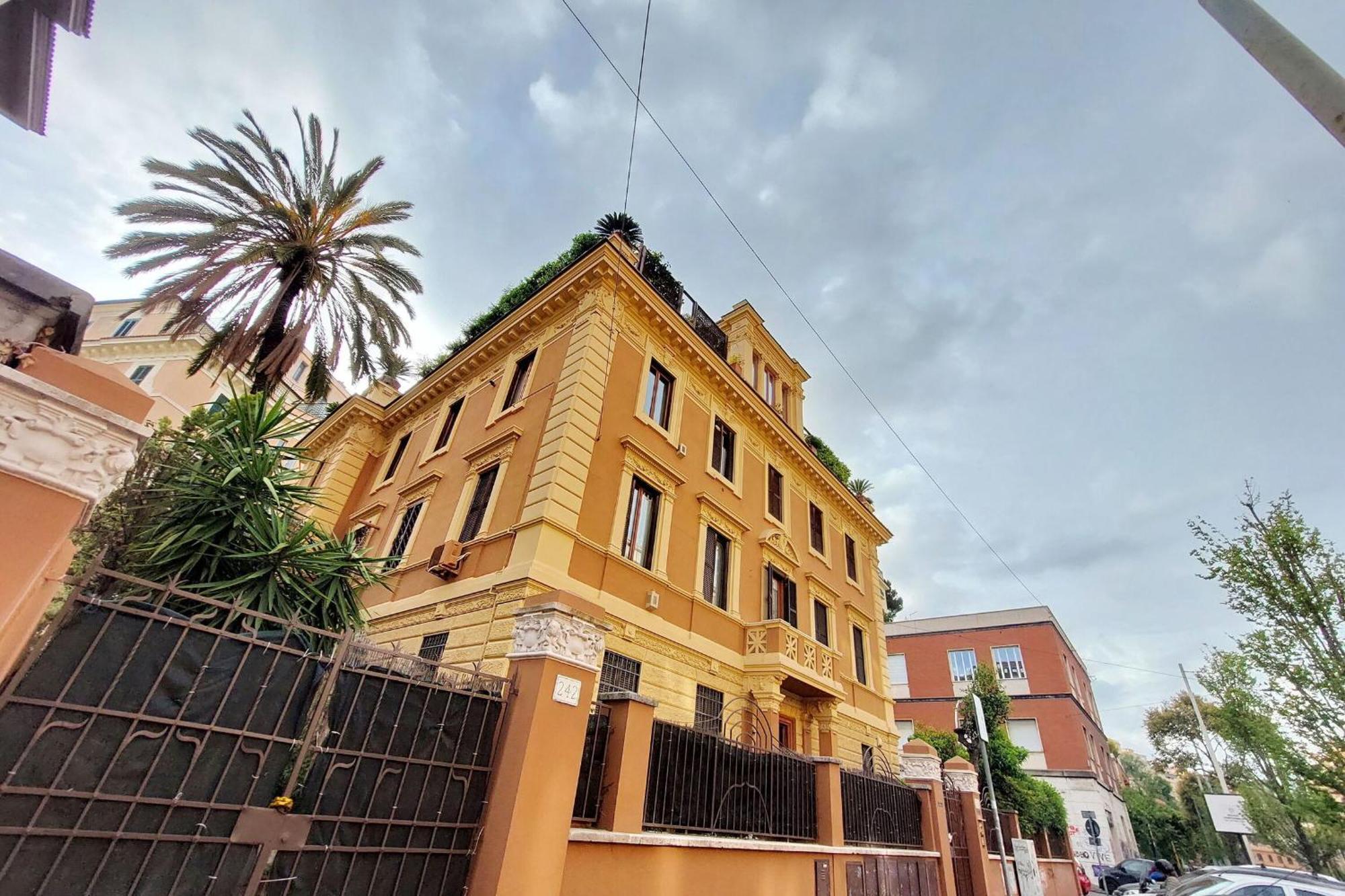 Viale Trastevere By Halldis *
